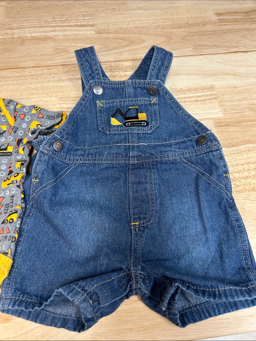 John Deere Green Tractor & Construction Print Baby Set with Denim Shortall - Picture 4 of 10